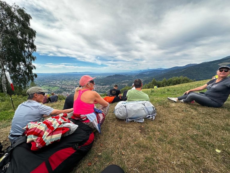 Understanding if paragliding is hard to learn and your path to becoming a certified pilot.